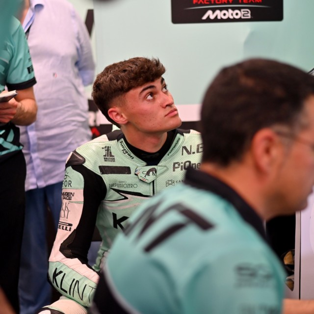 ALEX ESCRIG CIERRA UN FIN DE SEMANA DE APRENDIZAJE EN QATAR Y YA PIENSA EN JEREZ