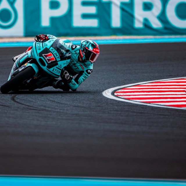 Alex Escrig vuelve a sumar en Brno y continúa creciendo en Moto2